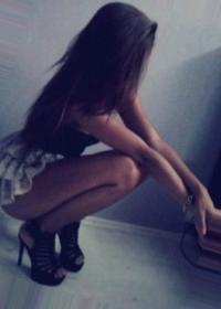 Kendi Evi Olan Escort'da Çarpıcı, Cazibeli ve Karizmatik Partner